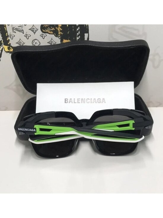 New Authentic Chic Black Sunglasses BB0025SA 004